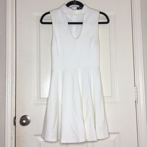 White Sleeveless Princess Dress💕
